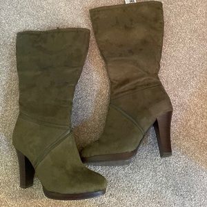 Olive green boots - size 8.5